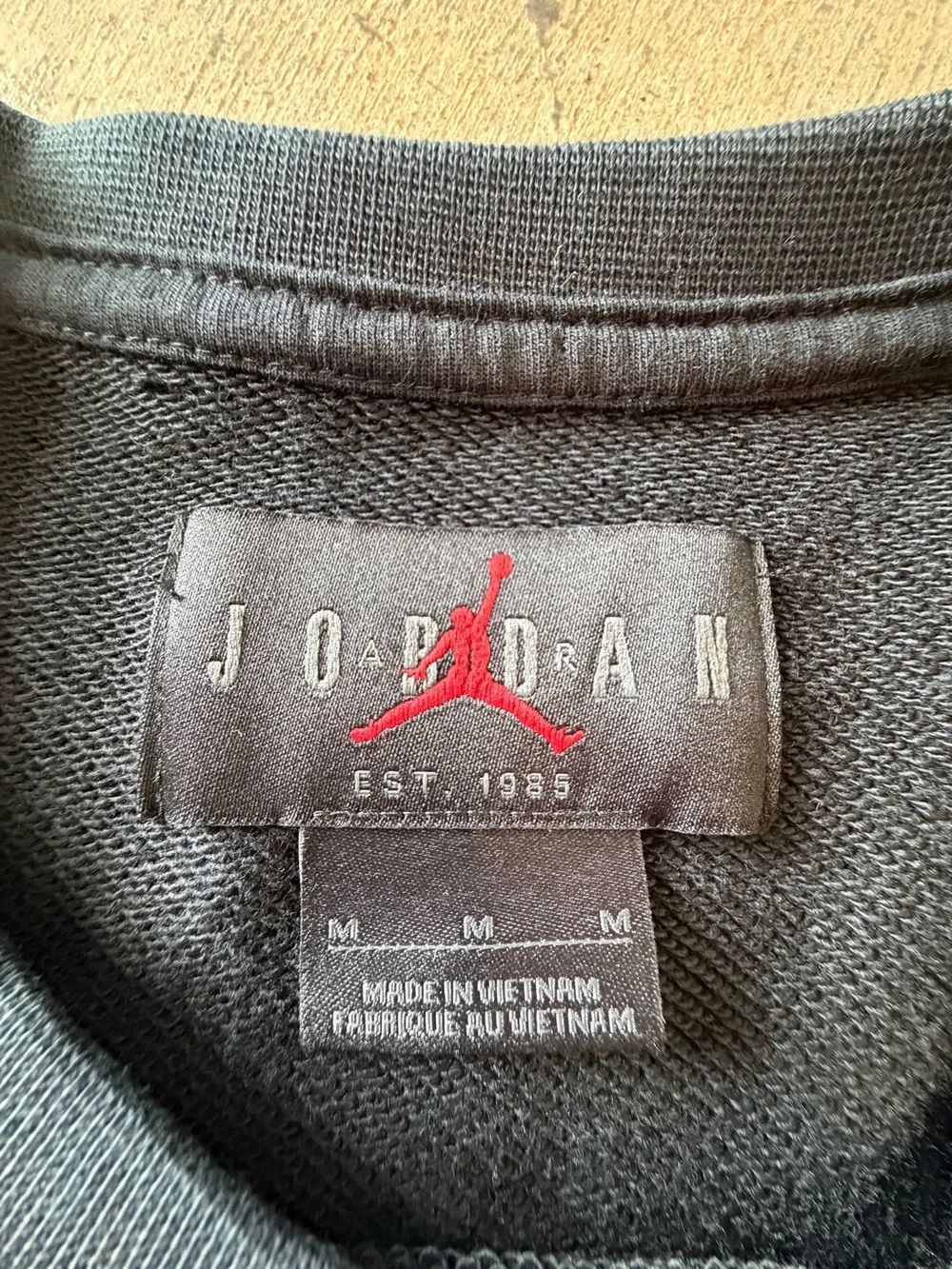 Nike Jordan Jumpman Crewneck sweatshirt black gold embroidered logo pullover men